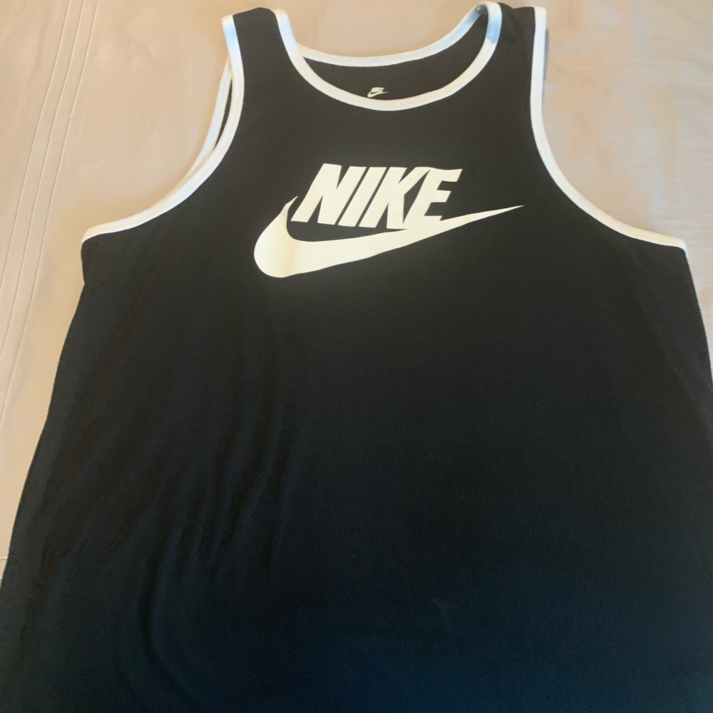 Nike XL athletic cut tank